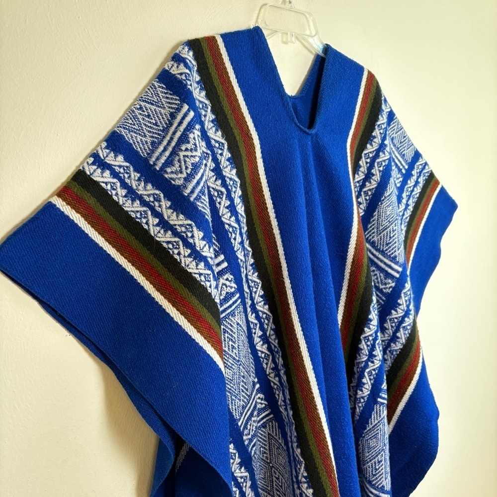 100% Alpaca Wool Poncho Cape Made in Ecuador - Picture 4 of 16